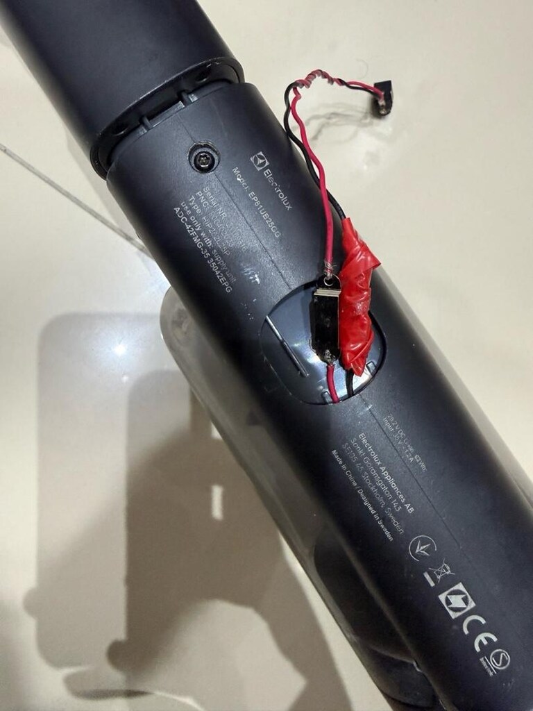 Electrolux Ultimate 800 Dikey Şarjlı Süpürge Yedek Parça - 8