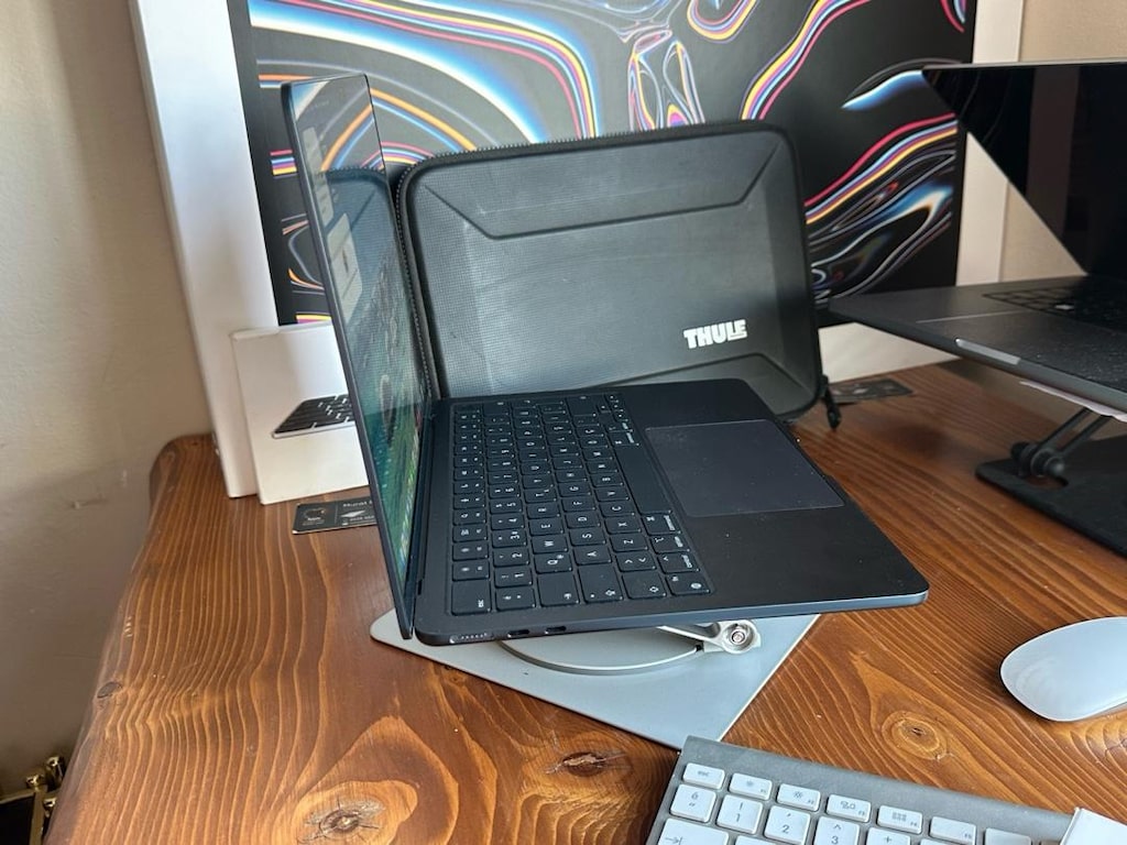 Macbook air M3 çipli 13” 512 gb ssd 8 gb ram gece yarısı pili çok iyi - 6