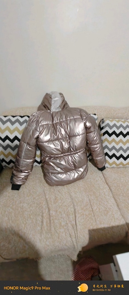 Kırmızı Kapüşonlu Mont - 9