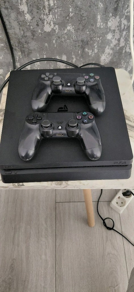 PlayStation 4 2 Kol Kırık Cihaz İçinde 6 Oyun Yüklü