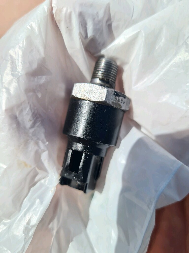 TOYOTA YAG BASINC MÜŞÜRÜ ORJINAL - 2