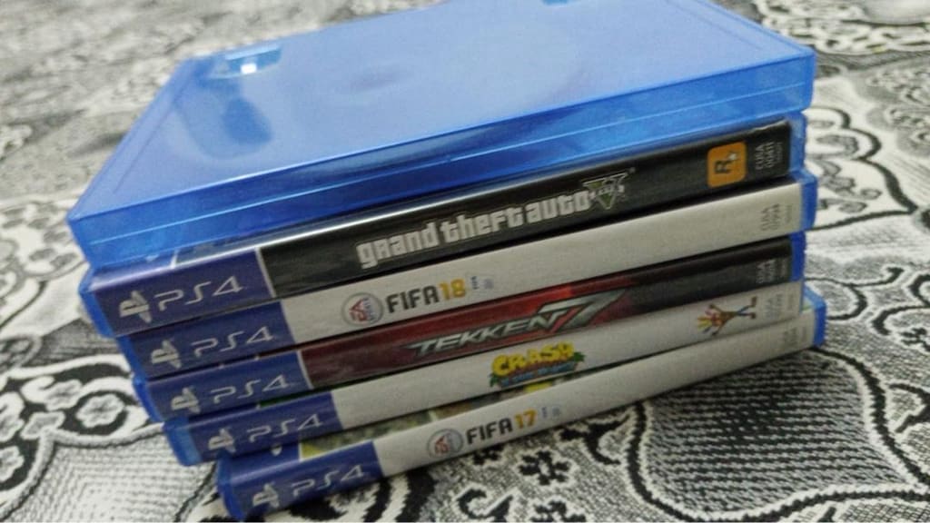 PS4 pro 1TB tek kol + kablolar - 2