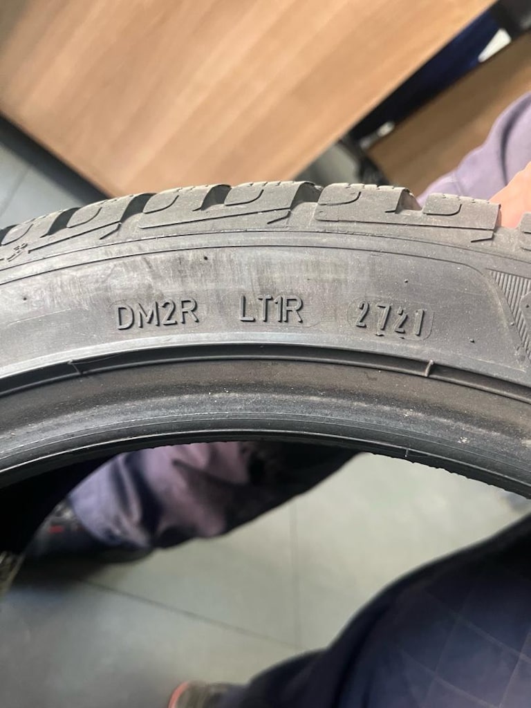 Goodyear kış lastik 235 40 18 - 4