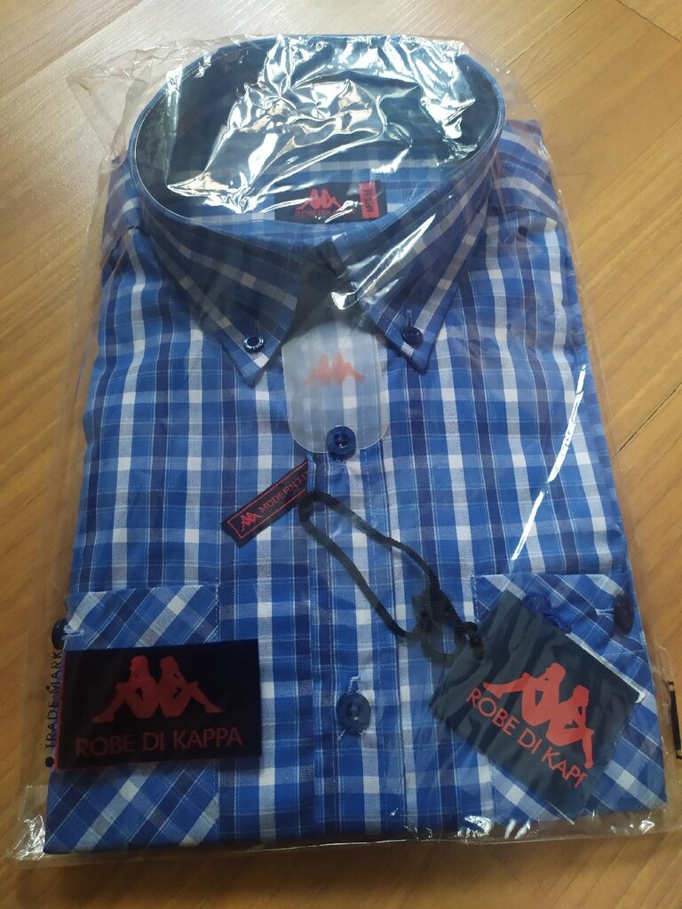 Gömlek koyu mavi kare.