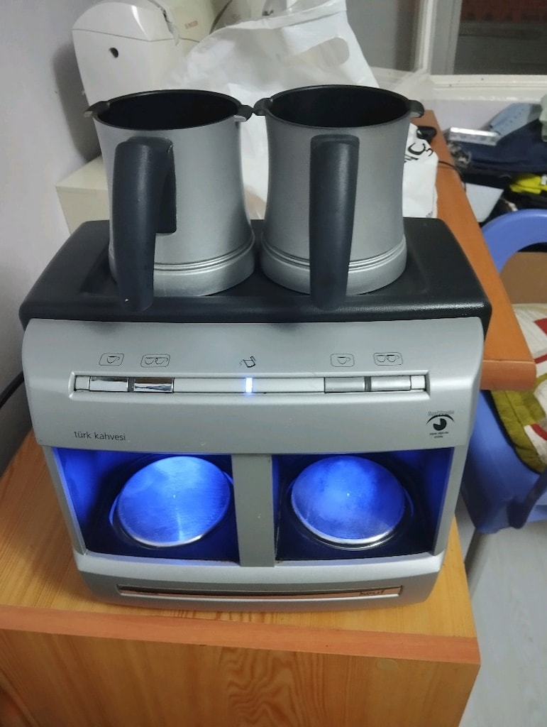 PHİLİPS 32 İNCH LCD TV. ve LG DVD player ve Beko kahve Mk. - 16