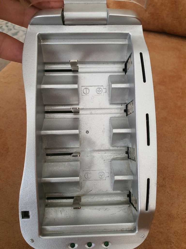GP PB19 Universal Pil Şarj Cihazı 9V/AA/AAA/C/D - 6