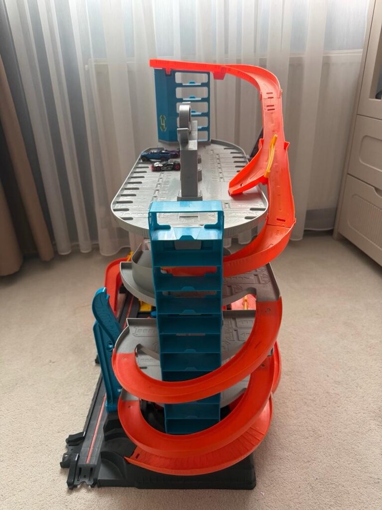 hotwheels ultimate garage - 2