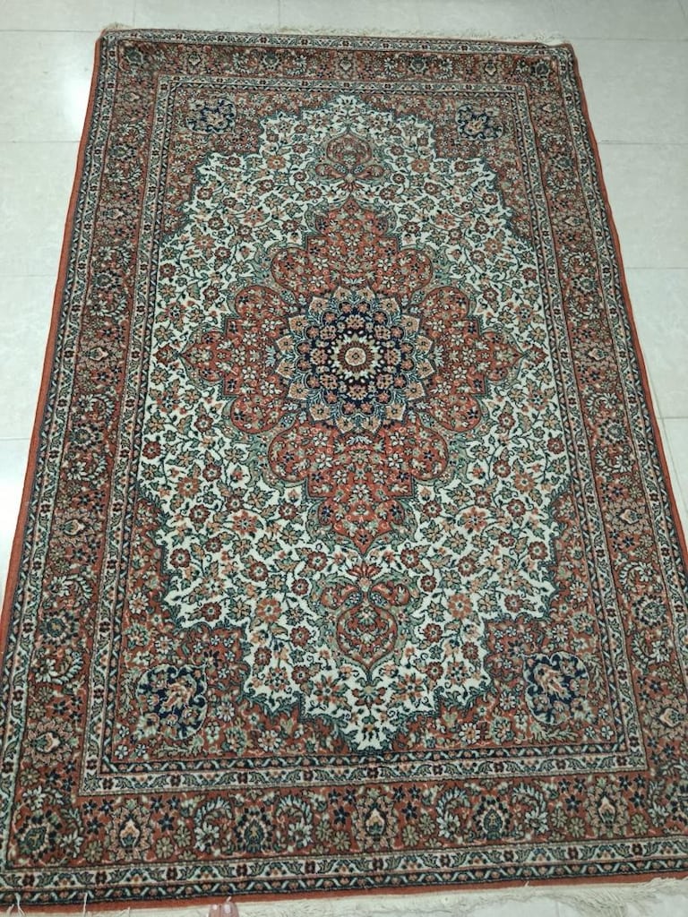 Desenli halı - 2