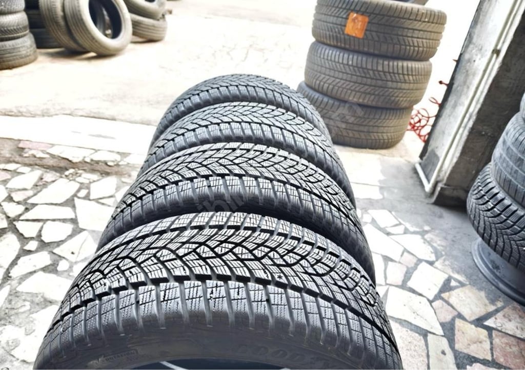 225/45/17 Goodyear kışlık - 3