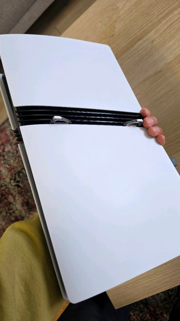 PS5 Pro 2TB + 2 Kol + Pulse Elite + Şarj İstasyonu - 3