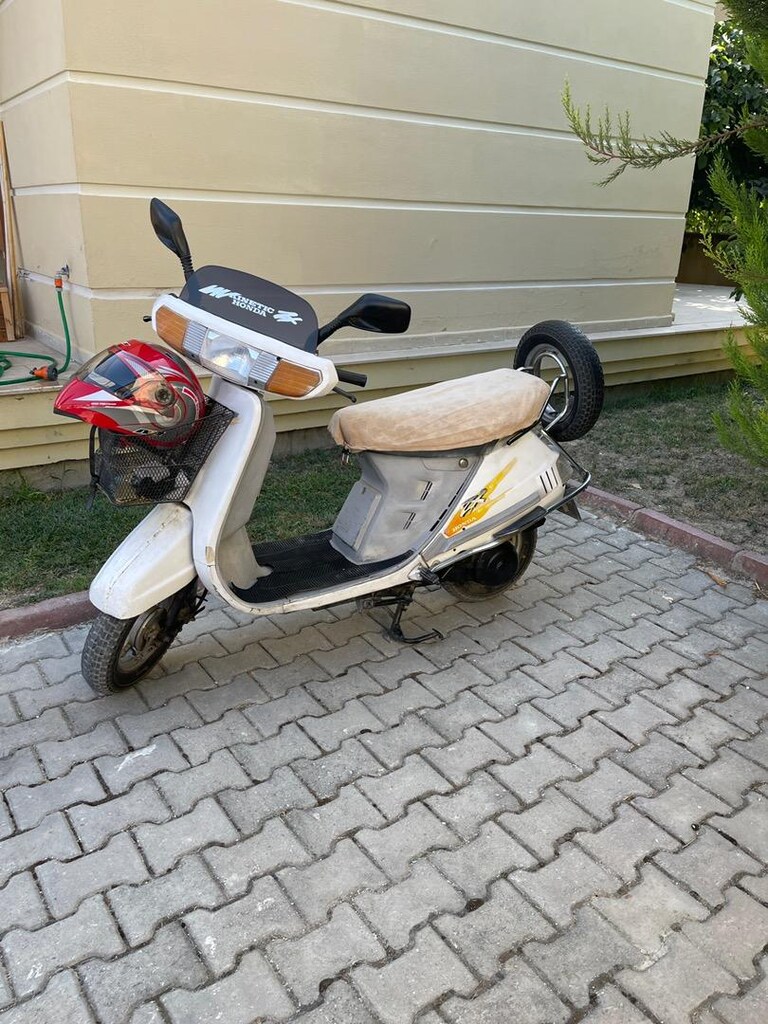 HONDA KİNETİC Kask hediye . Muayenesi 2025 Ağustos ayında yenilendi . - 2