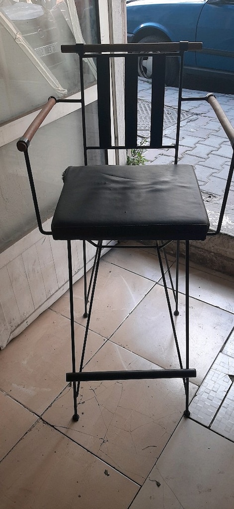 Bar sandalye 2 adet demir tanesi 3000 tl - 4