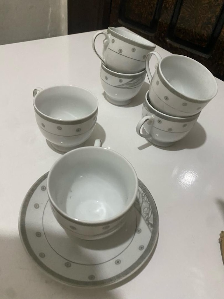 Beyaz Desenli Fincan Takımı - 3