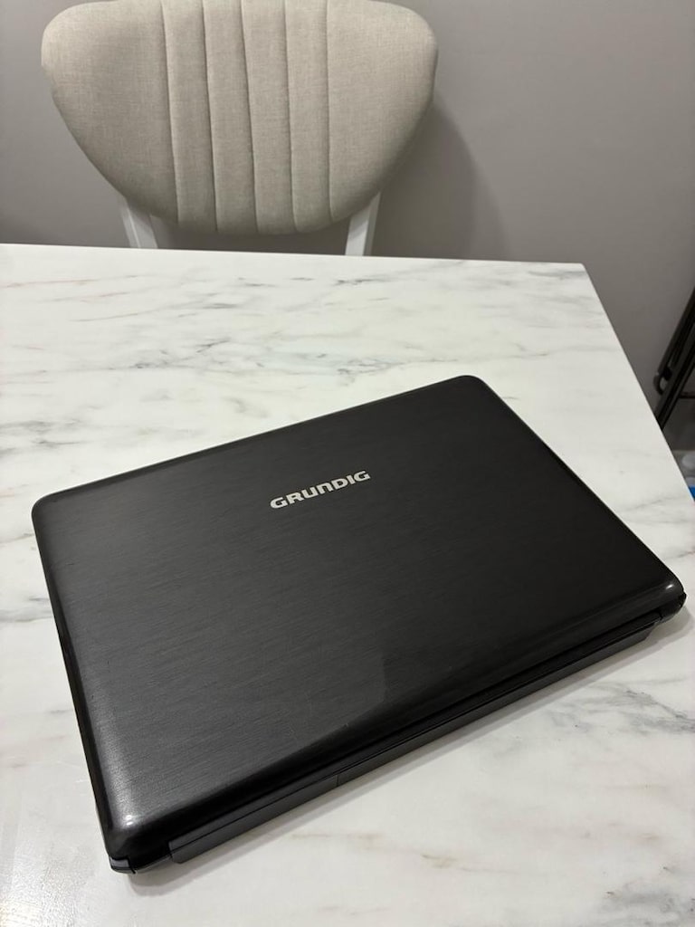 GRUNDIG 4 GB RAM LAPTOP - 9