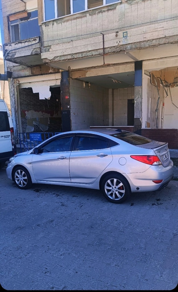 Darbesiz Değişensiz 2012 Hyundai Accent blue 1.4 Benzin+Gaz - 2