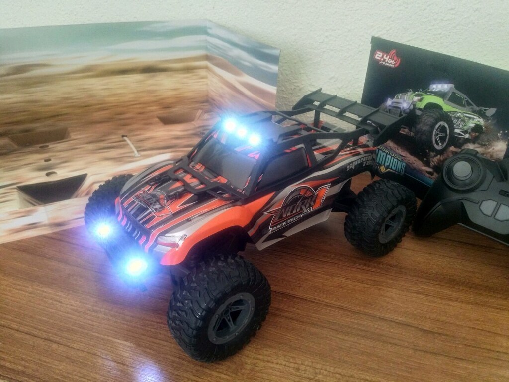 UZAKTAN KUMANDALI ŞARJLI IŞIKLI JEEP BÜYÜK YAKLAŞIK 29CM - 12