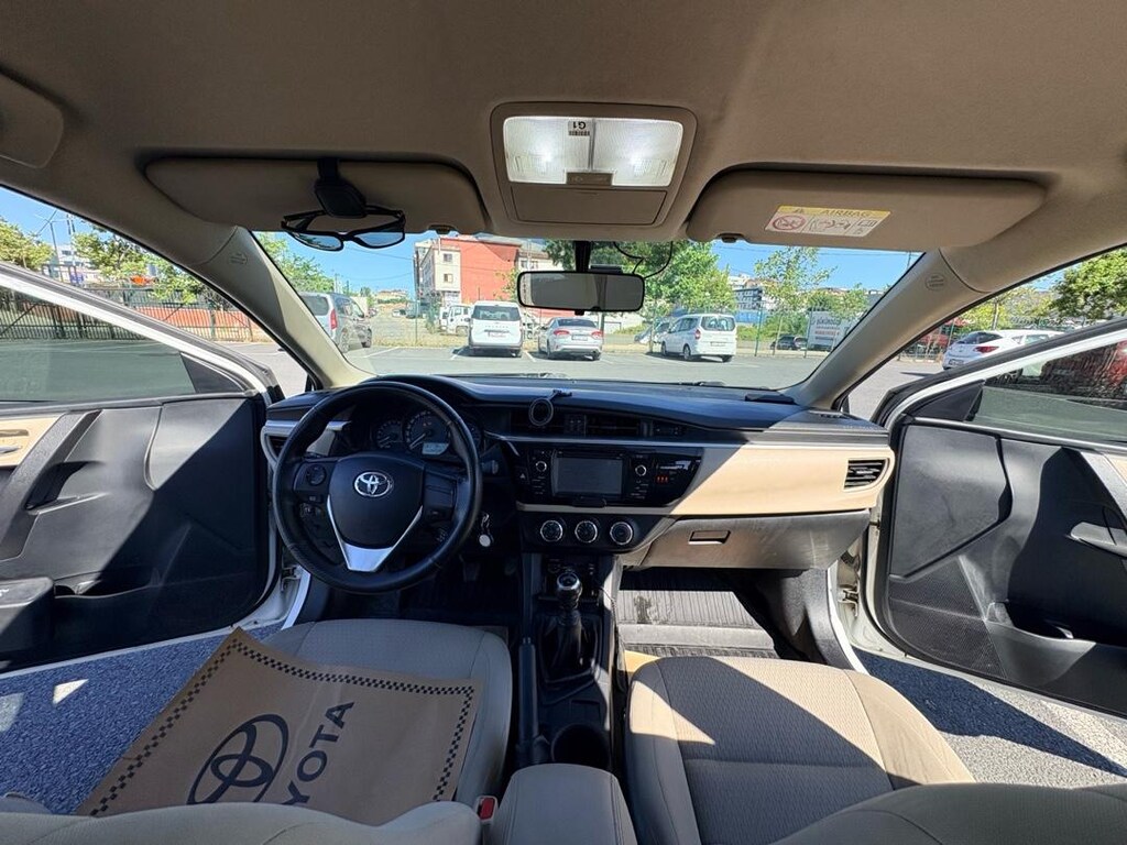 Toyota Corolla 2015 1.33 - 8