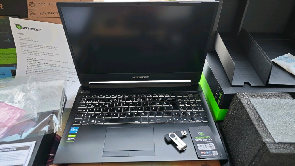 Monster Laptop ABRA A5 V16.7.3 i5 işlemci 2 yıllık cihaz kullanılmadı. - 3