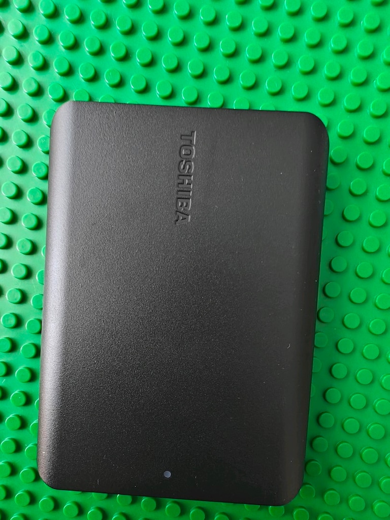 Toshiba Canvio Basics 2 TB (Model: DTB520 / P/N: HDTB520EK3AA) 2.5 inç