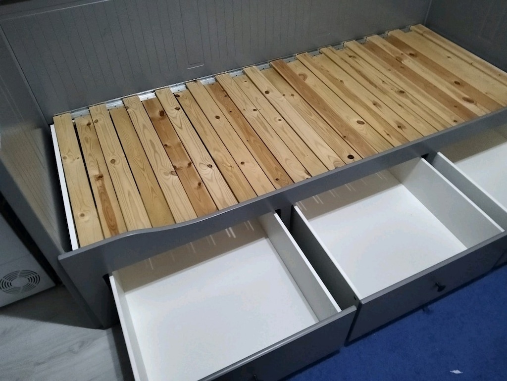 ikea hermes divan - 2