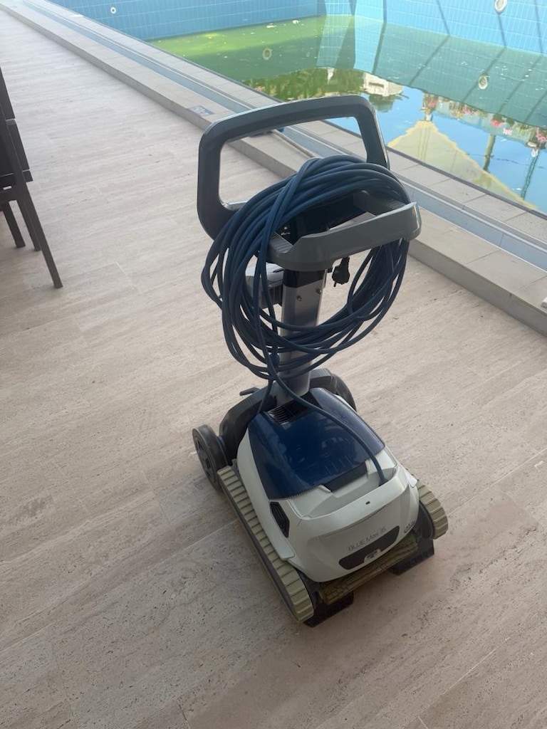 yüzme havuz robot süpürgesi