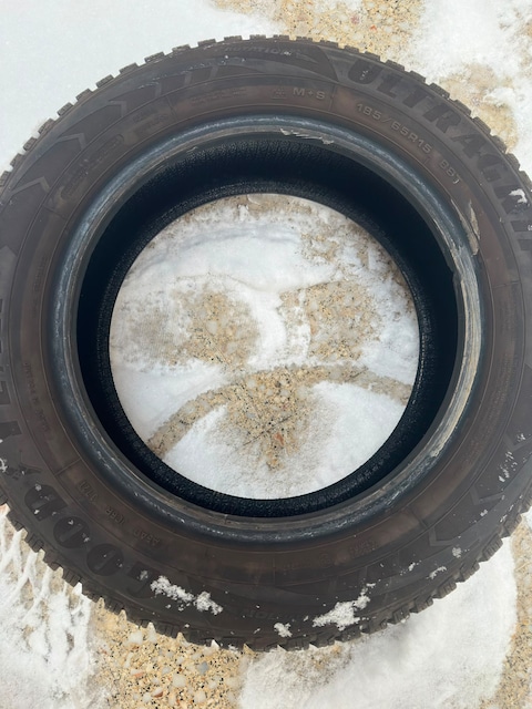 Goodyear UltraGrip 9 185/65 R15 88T Kış Lastiği Az Kullanılmış - 2