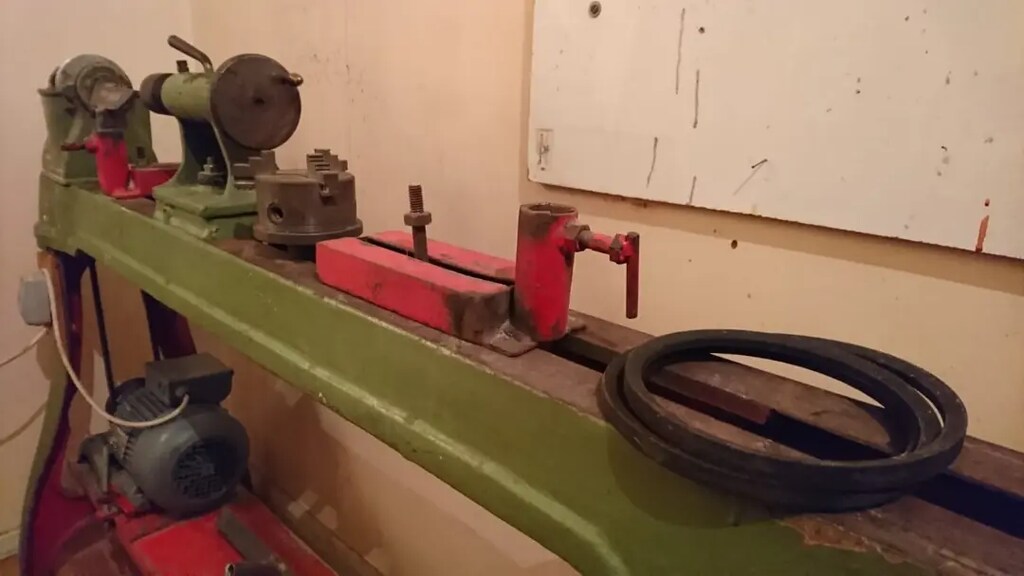 • Sahibinden Temiz 120'lik Döküm Ağaç Torna - 220V (3 diş Ayna dahil) - 3