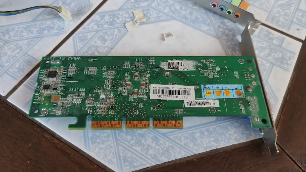 nVidia N8852 Ver.2 AGP-VGA 64 MB Ekran Kartı MX400D-32 - MX400D-32 - 4