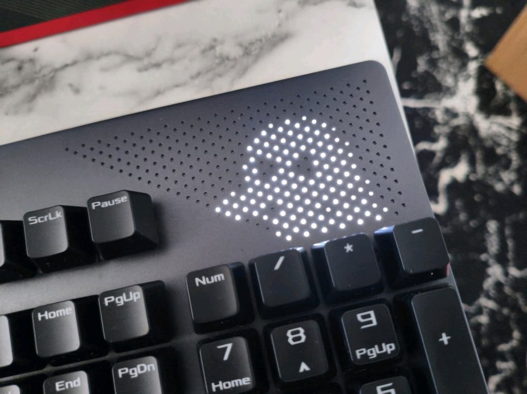 asus rog strix Flare 2 animate klavye - 2