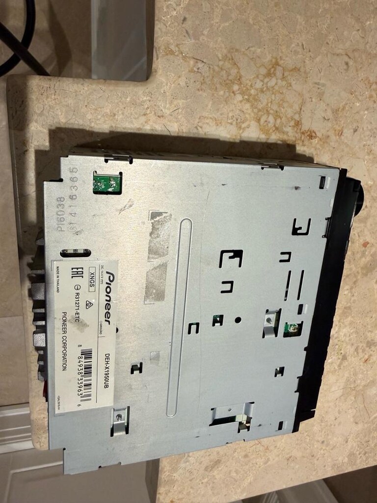Pioneer DEH-X1950UB - Sorunsuz, Soketli ve Kızaklı Tam Takım - 2