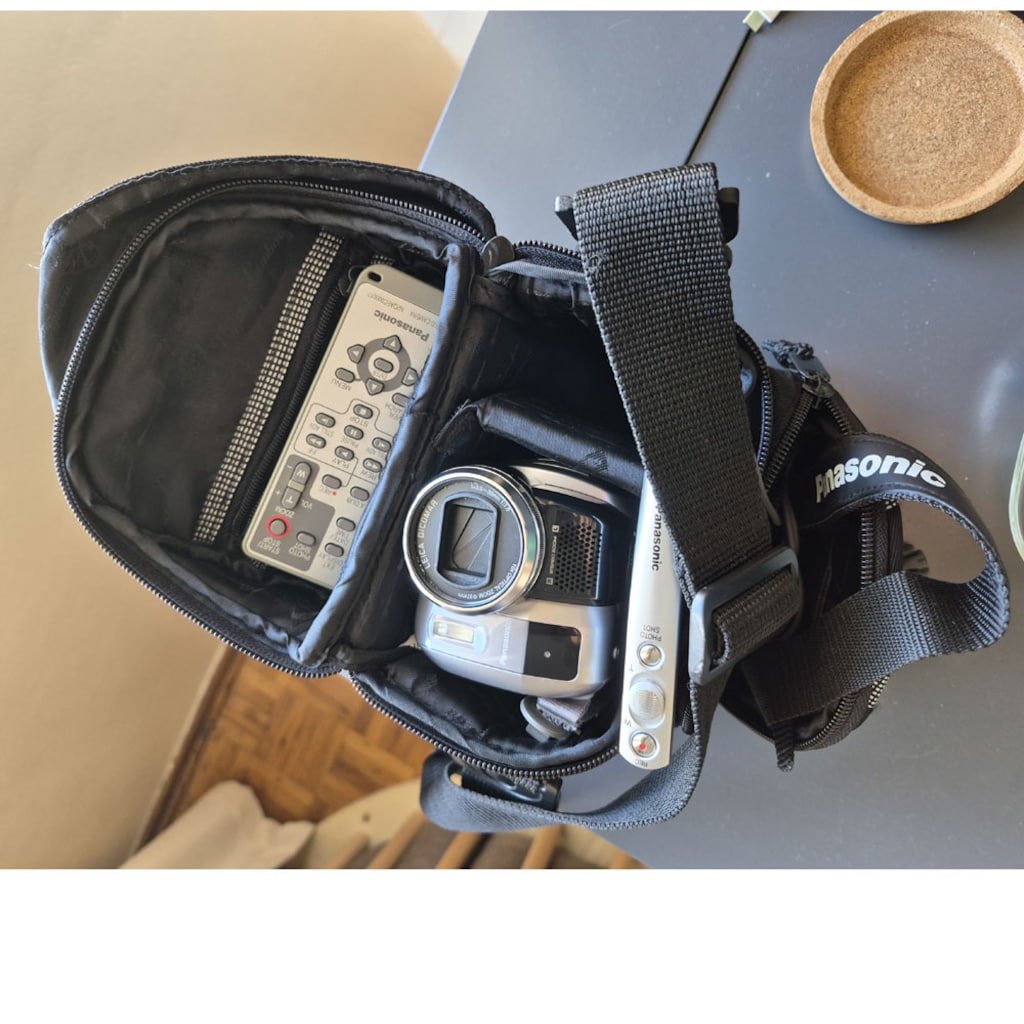 Panasonic NV-GS300-S 18.8 MP Dijital Video Kamera Tam Set - 2