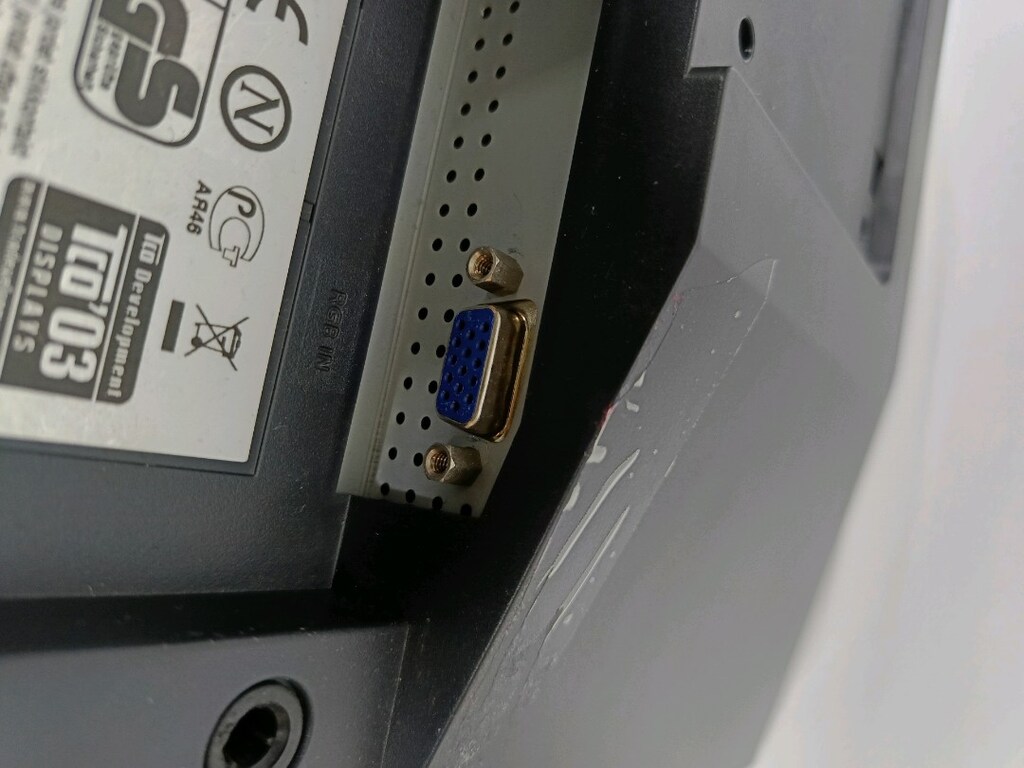 Samsung 17 inç monitör Vga - 4