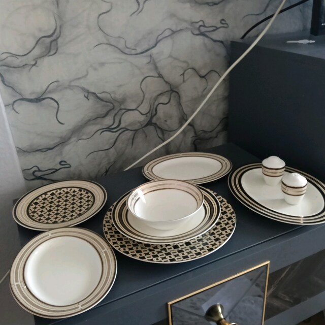hiç kullanılmamış Kütahya inci Kalipso bone 53 parça yemek takımı