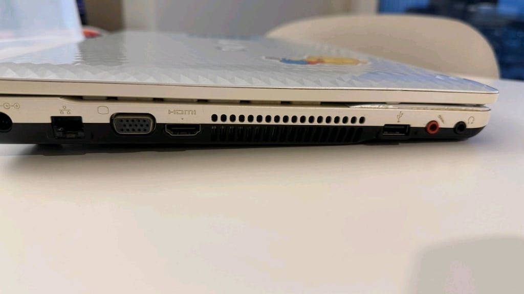 Sony VAIO | Core i3 | 8 GB RAM | 1 TB HDD | 15.6" - 6