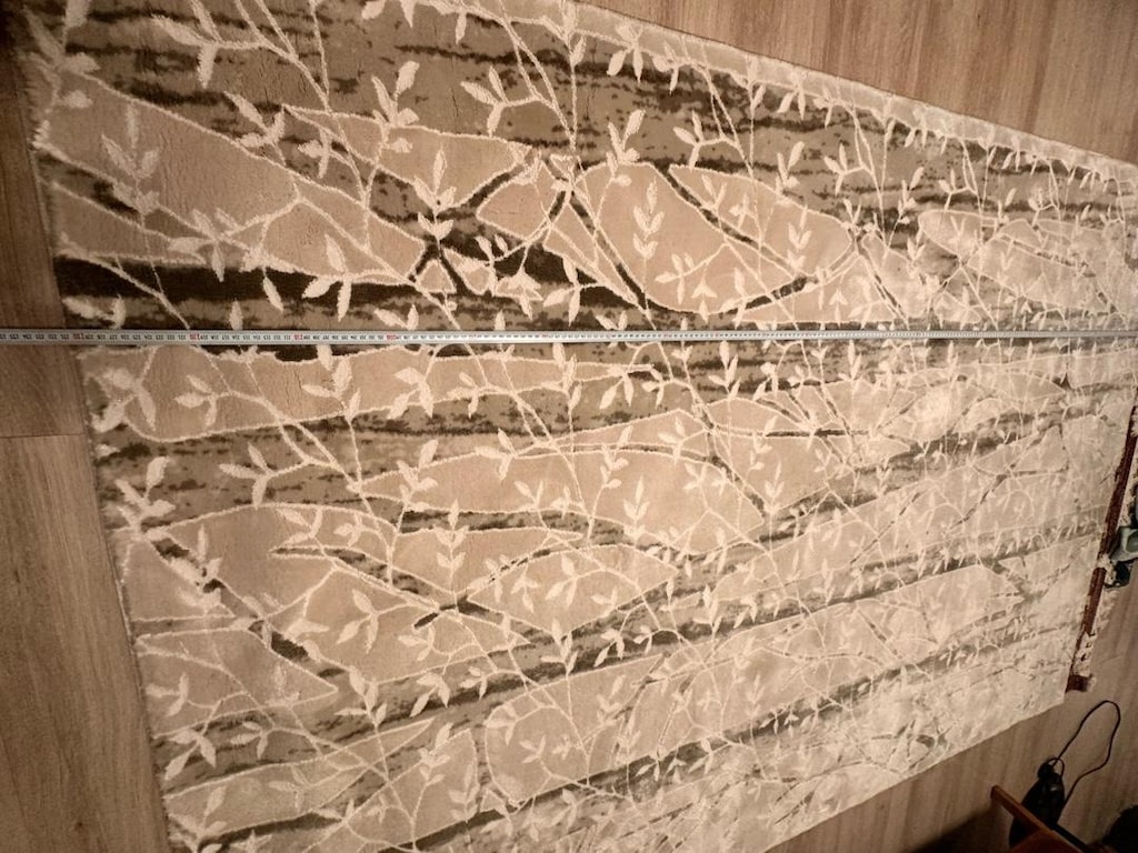 Desenli Halı 160x230 cm – Çok Temiz Durumda - 4