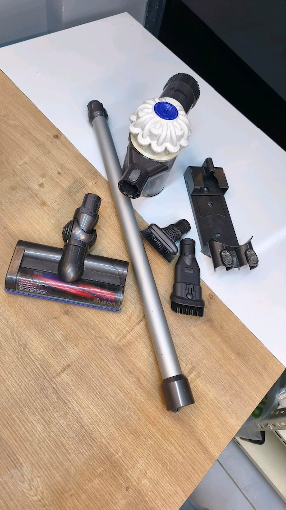 Dyson V6 Plus Şarjlı Süpürge Açıklamayı Okuyunuz - 7