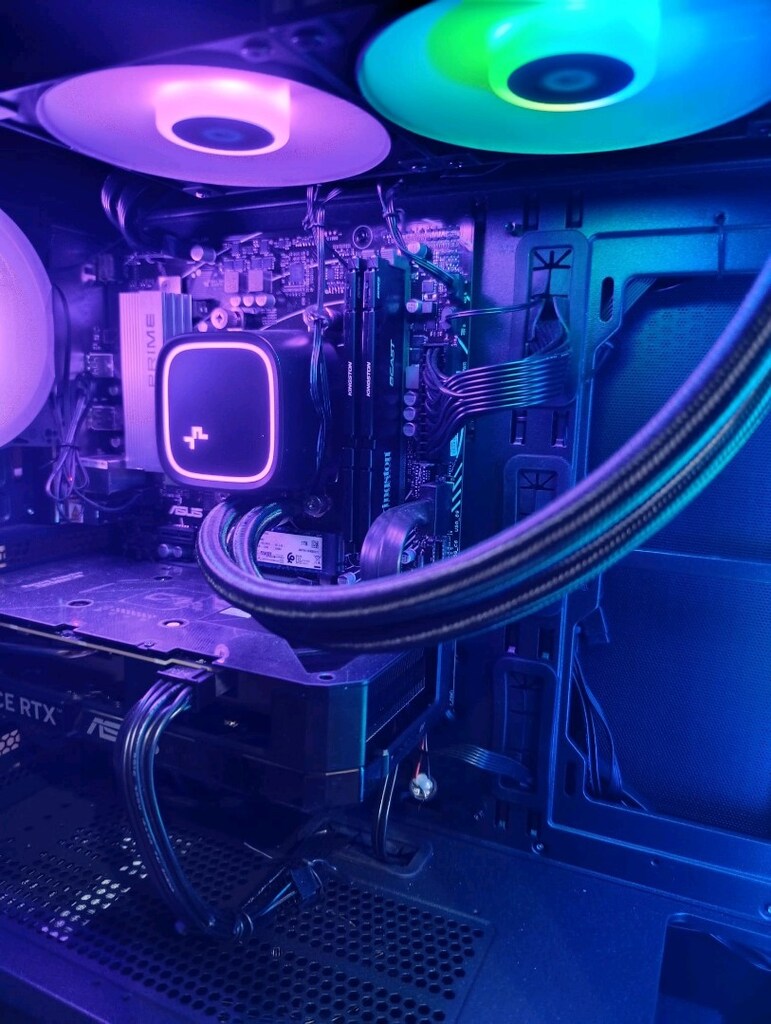AMD Ryzen 5 7600 AM5 işlemcili Kasa ve full sistem 6 ay oldu Garantili - 7