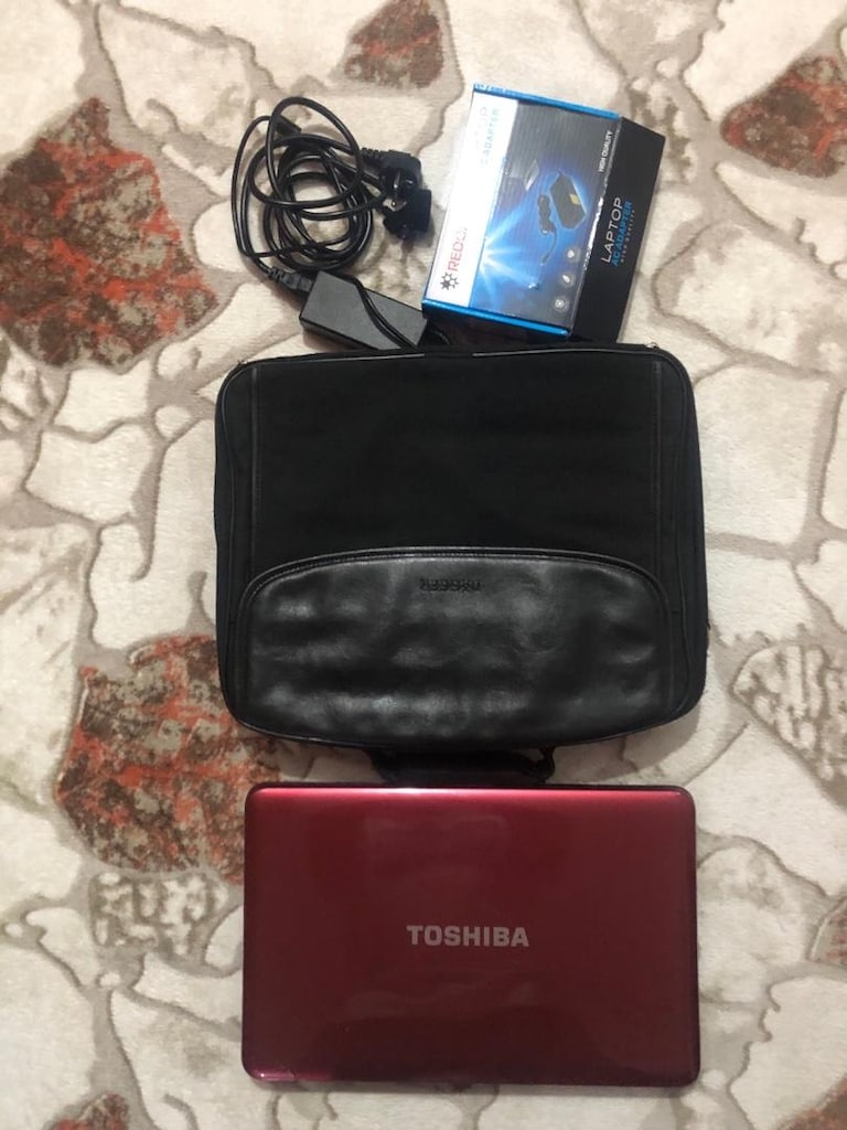 TEMİZ TOSHİBA LAPTOP -240 GB SSD 4 GB RAM 1.5 GB EKRAN KARTI - 3