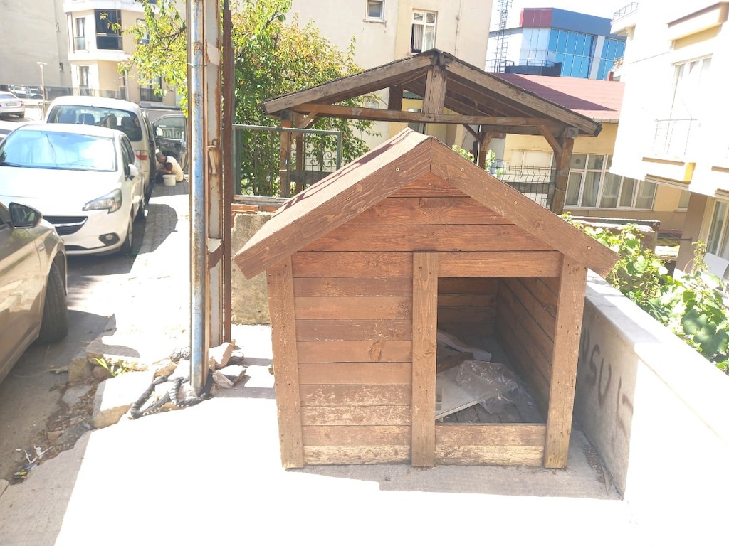 Özel yapım Köpek ve kedi kulubesi
