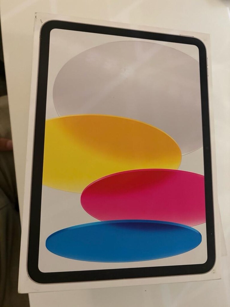 Apple iPad 10. Nesil 10.9” Wi-Fi 64 GB Gümüş + Apple Magic Keyboard - 4