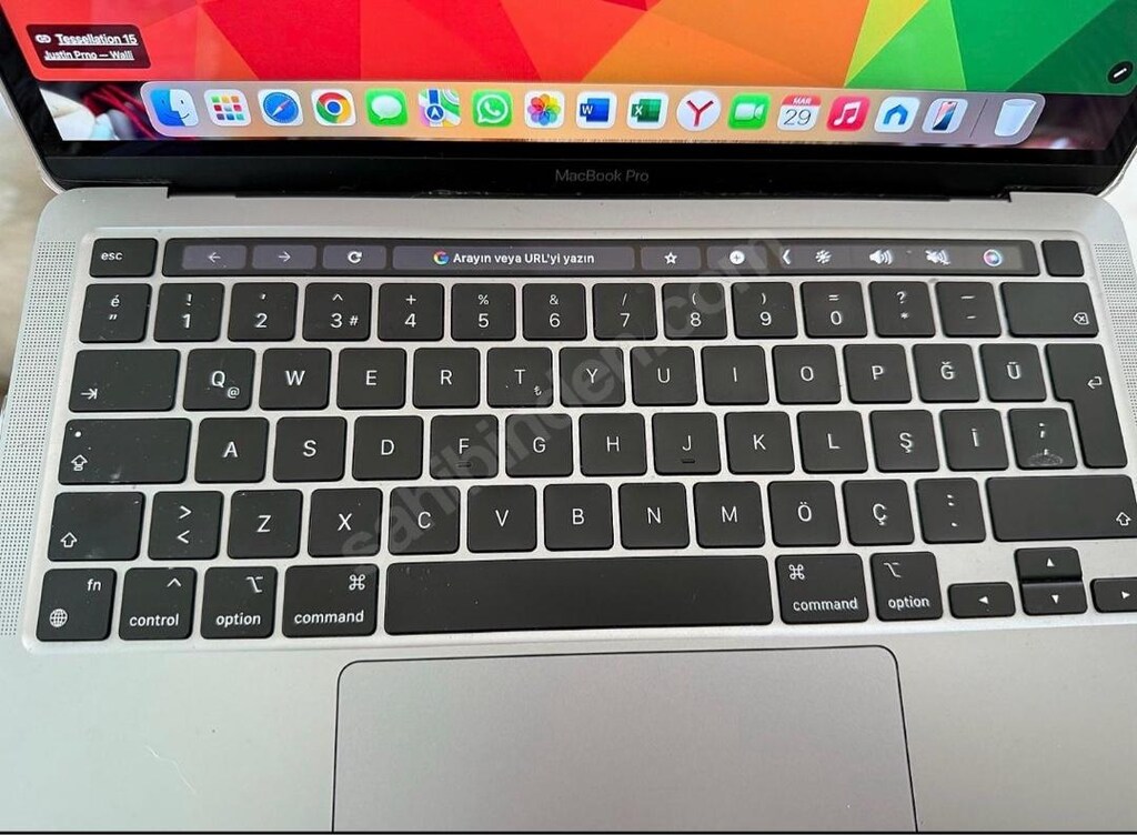 2022 macbok pro 8 gb 512 gb ssd m2 tochbar - 2