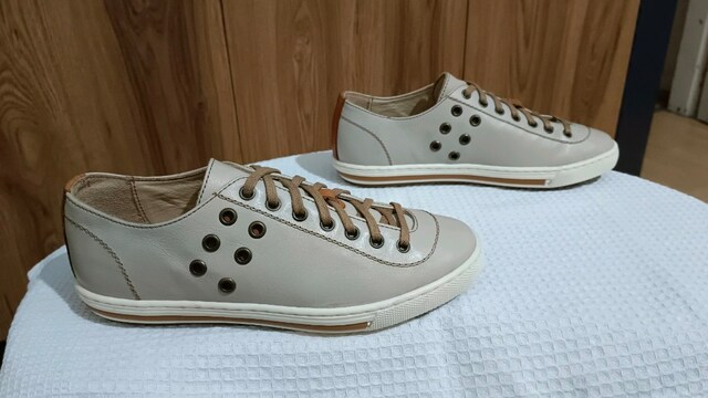 SIFIR ORİJİNAL İNCİ MARKA %100 HAKİKİ DERİ 36 NUMARA BAYAN SNEAKERS