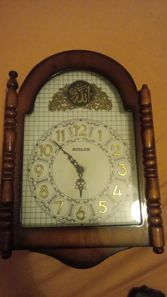 65 yıllık hoslon marka duvar saati - 2