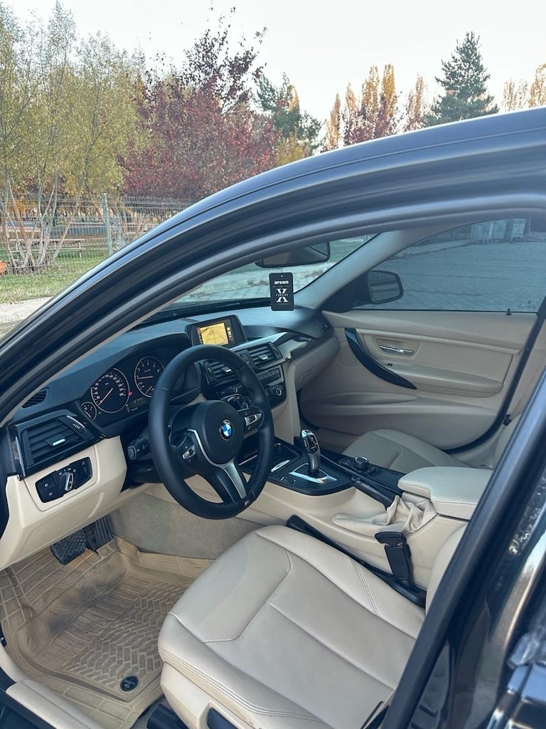 BMW 320i