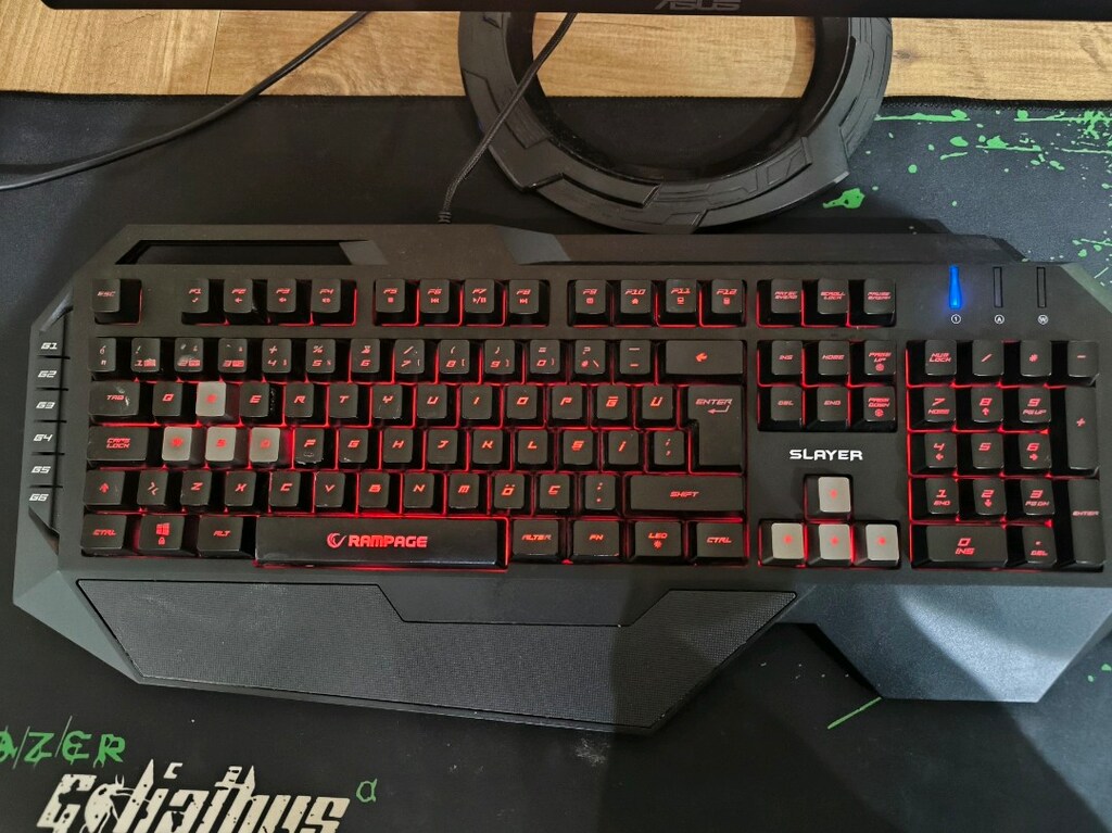 sıfır ayarında temiz rgb klavye - 7