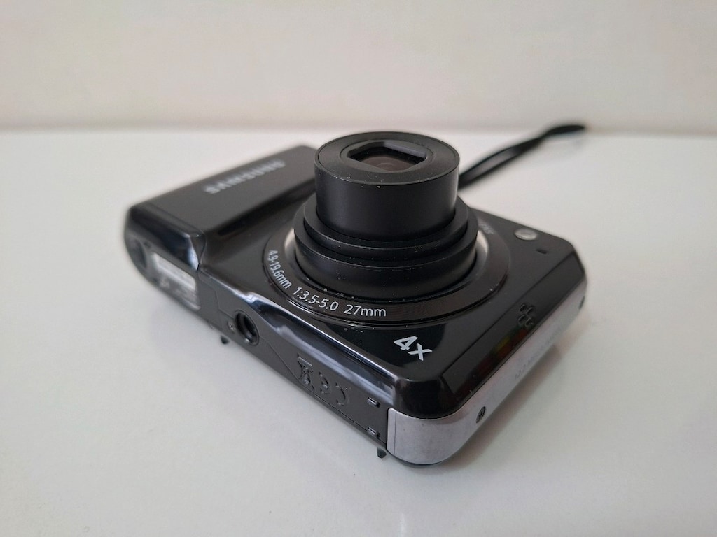 Samsung ES25 Dijital Fotoğraf Makinesi 12.2 Megapiksel 4X Zoom Siyah - 3