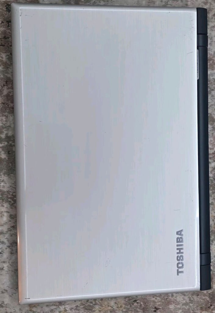 Toshiba i7 5gen 2gb Nvidia - 6