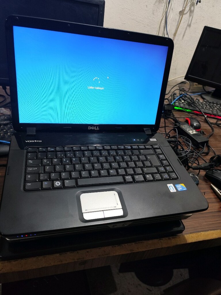 Dell leptop özellikleri Fotoda Mevcut - 3