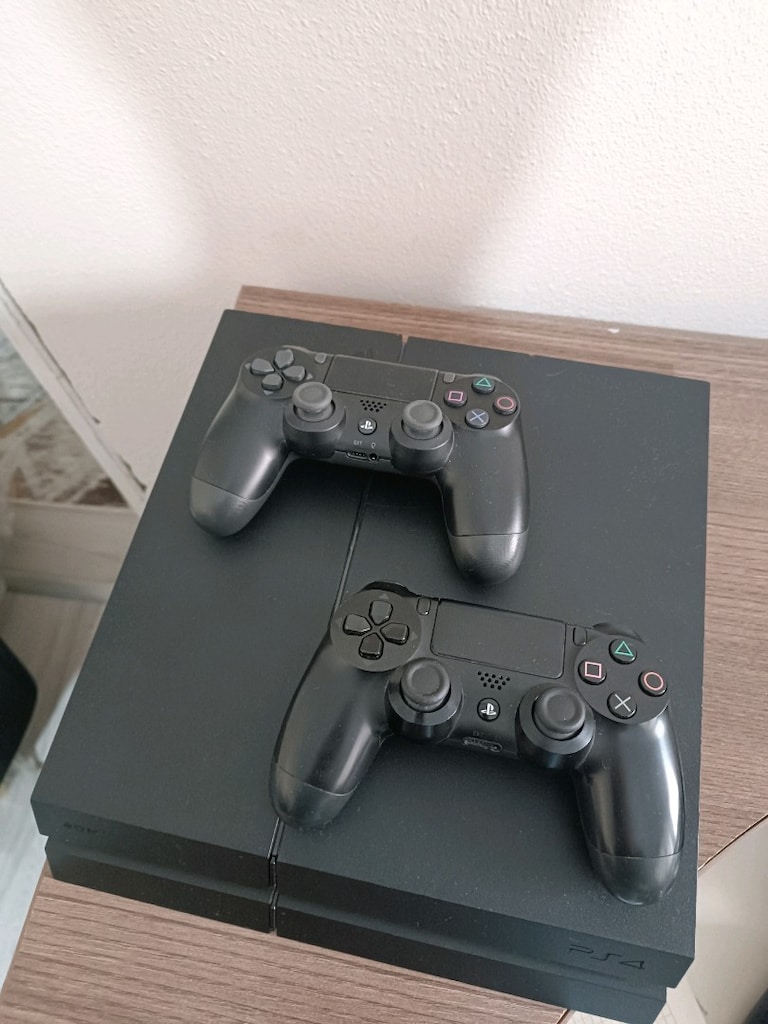 PlayStation 4 GOLDHENLİ 21 ADET OYUN YÜKLÜ 2 KOLLU TERTEMİZ SORUNSUZ - 4