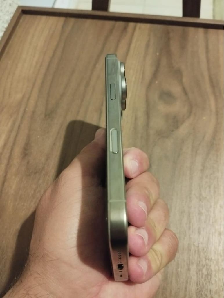 Sıfırdan Farksız Sahibinden iPhone 16 Pro / Aksesuarlı / Kutulu Fatura - 4
